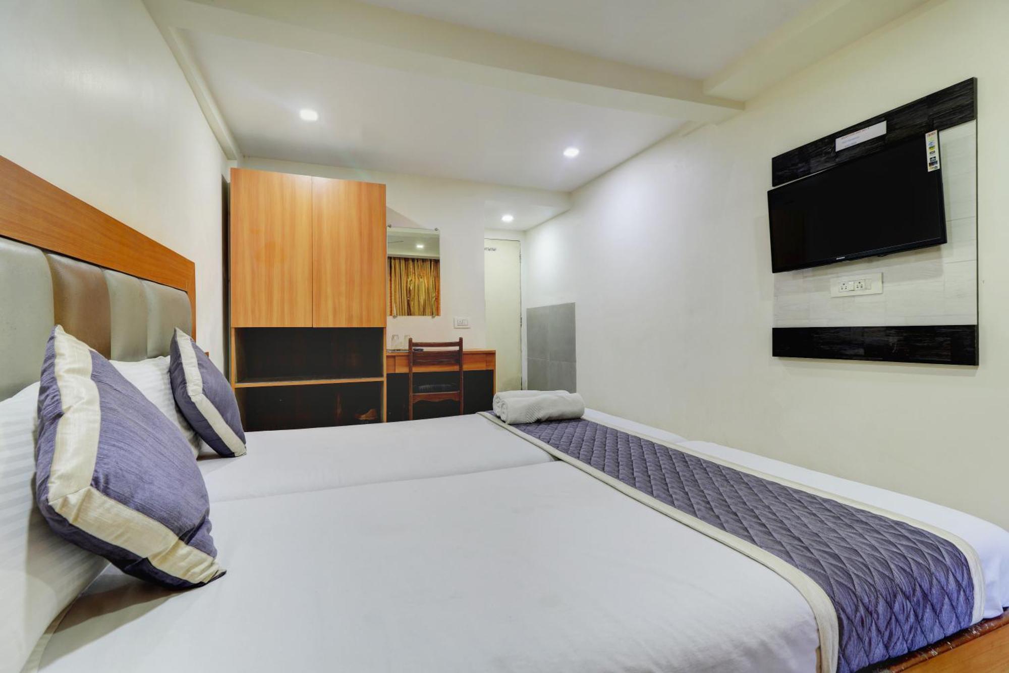 Hotel New Sarovar Grand Panvel Kültér fotó