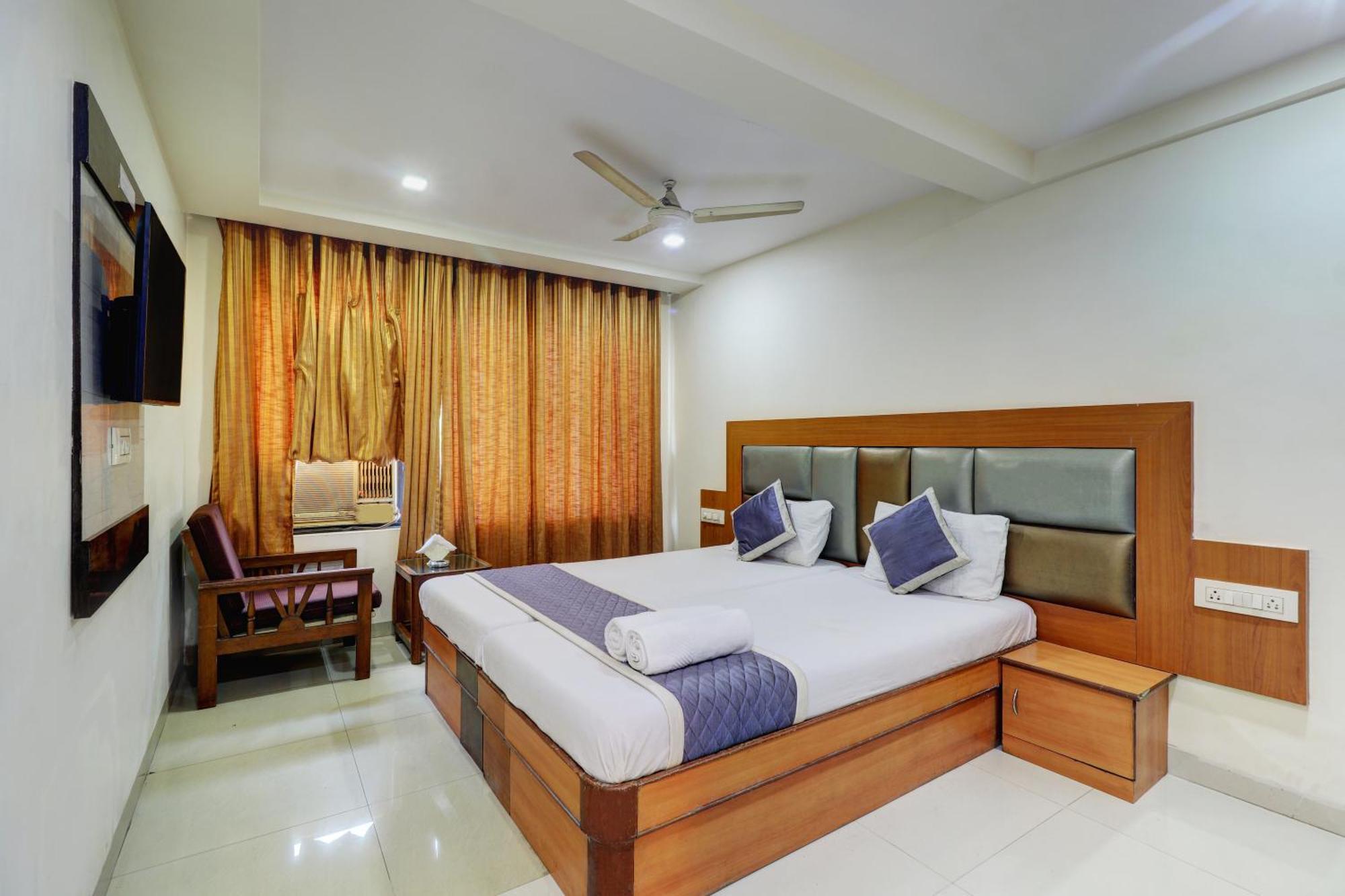 Hotel New Sarovar Grand Panvel Kültér fotó