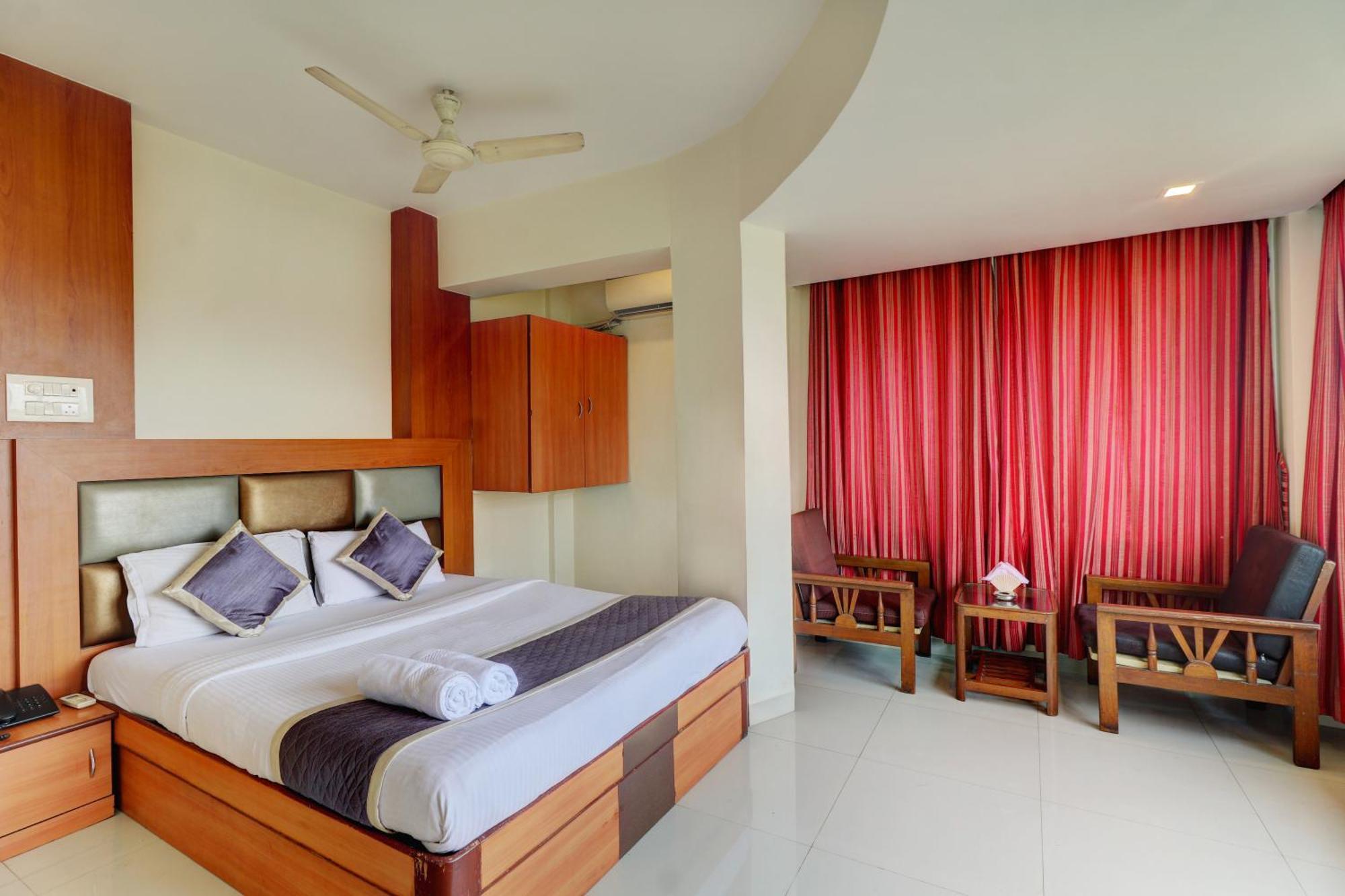 Hotel New Sarovar Grand Panvel Kültér fotó